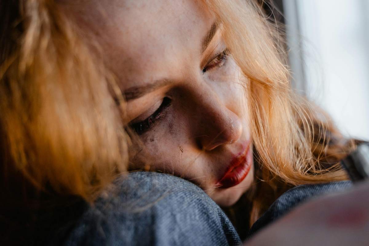 ragazza disperata