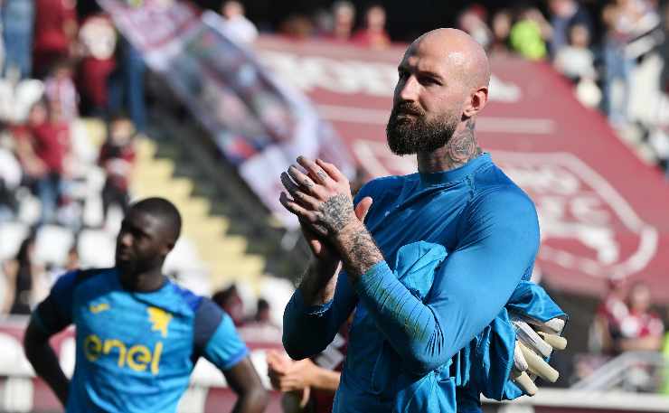 milinkovic savic batte le mani