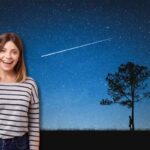 Donna fa ok, cielo stellato stella cadente