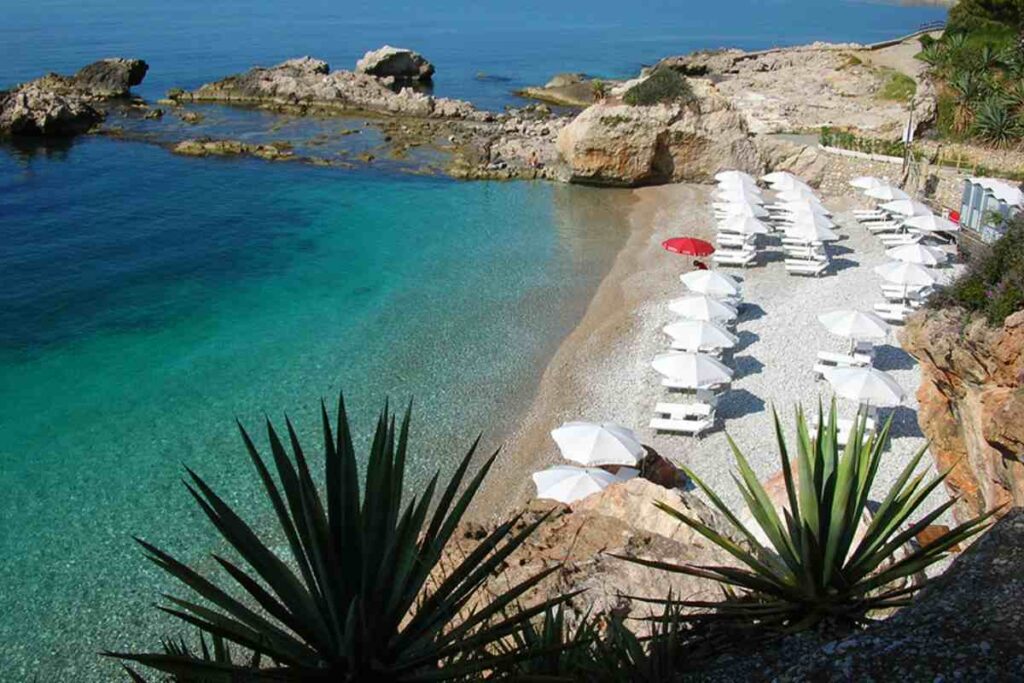 Spiaggia Balzi Rossi