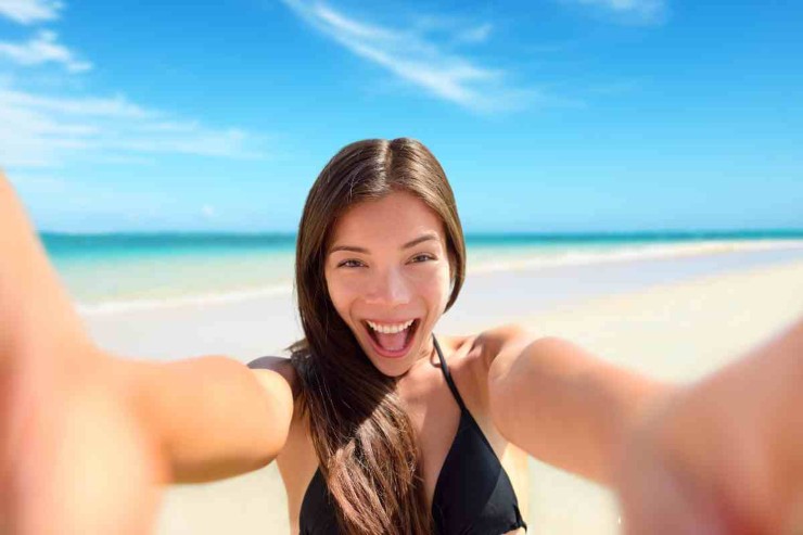Ragazza fa selfie