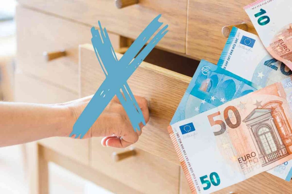 Posti impensabili in cui nascondere i soldi in casa: ladri a mani vuote, dovranno arrendersi