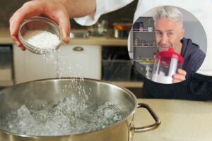 persona versa sale in acqua che bolle- prof schettini