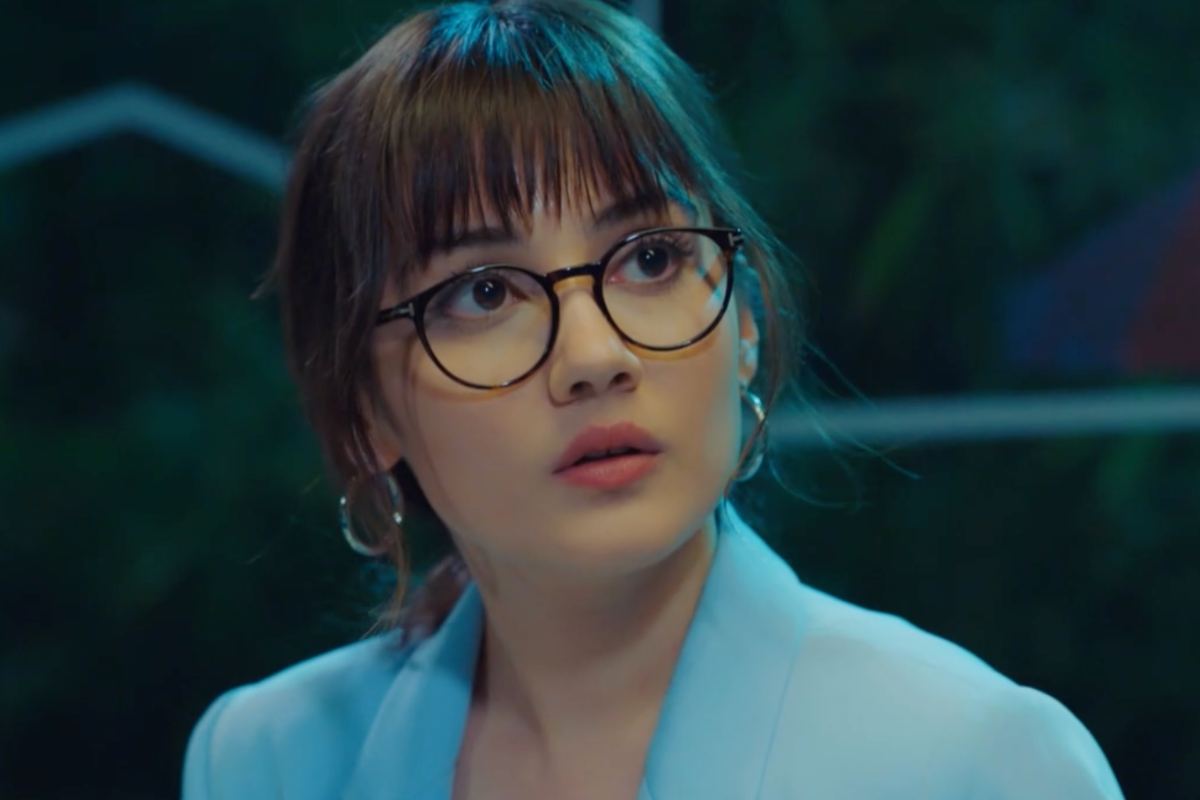 Zeynep di Forbidden Fruit che parla