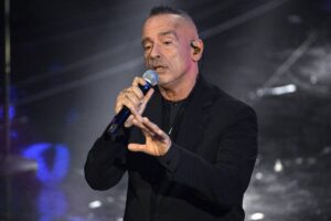 eros ramazzotti canta