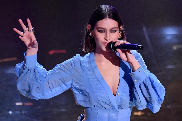 gaia mentre canta