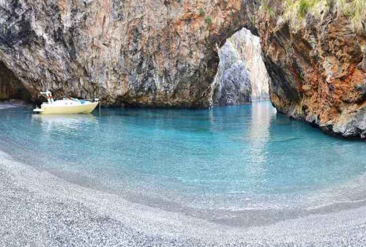 La spiaggia dell'Arcomagno