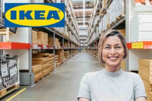 negozio ikea, logo ikea, donna felice
