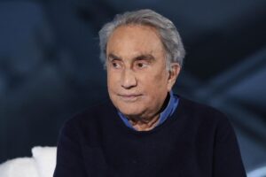 emilio fede in primo piano